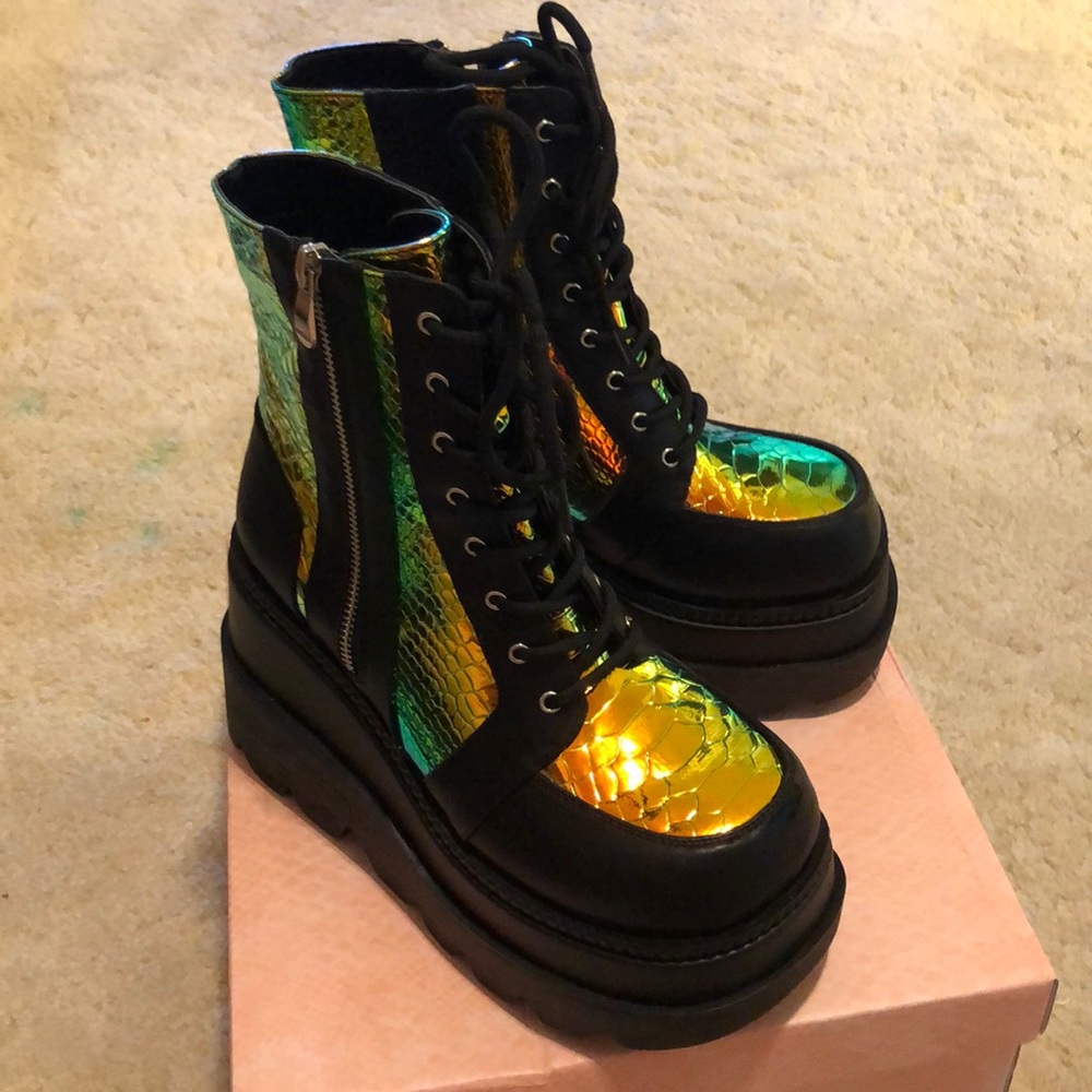 Cape Robbin holographic boot